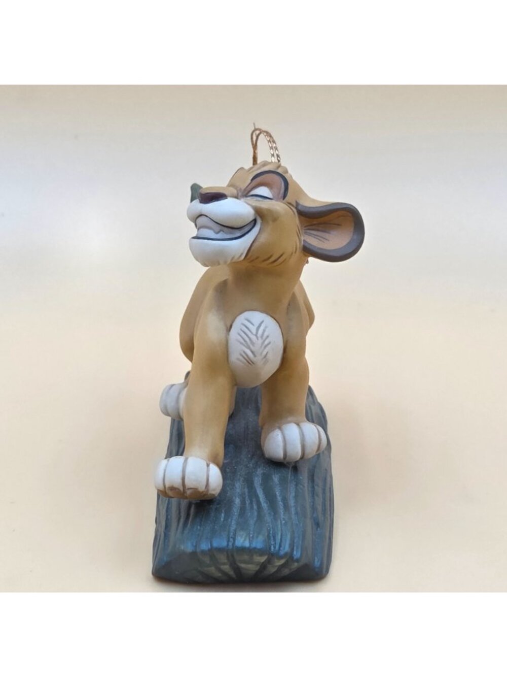 WDCC The Lion King Hakuna Matata Simba Annual Ornament - Picture 3 of 15
